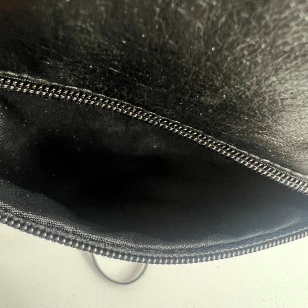 Wilsons Leather Maxima Black Crossbody Bag W/ Double Zippers - Picture 8 of 9